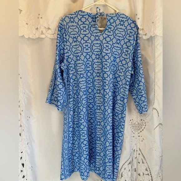 Gretchen Scott 3/4 sleeve loose fitting dress. - Picture 4 of 5